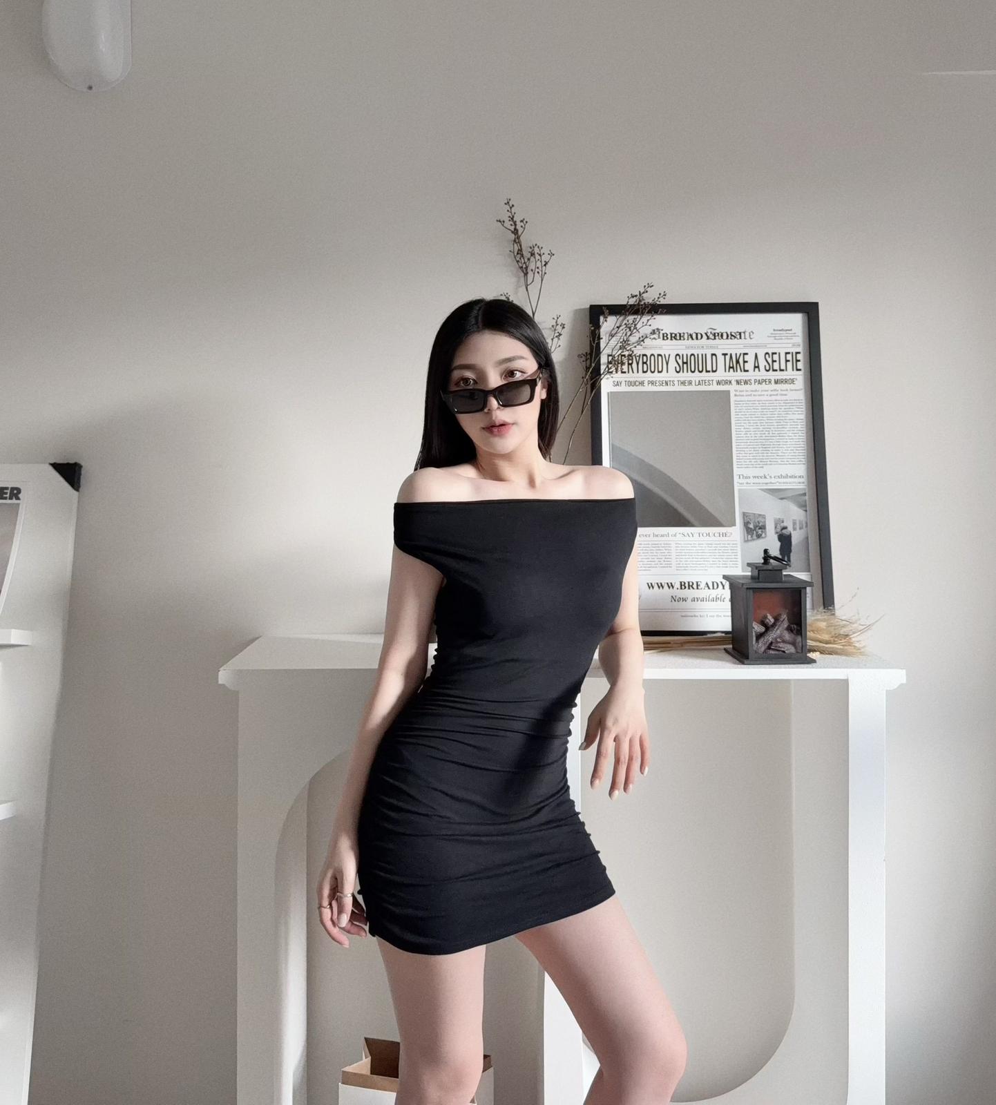 #AD03 N-ways Hip-hugging Mini Dress