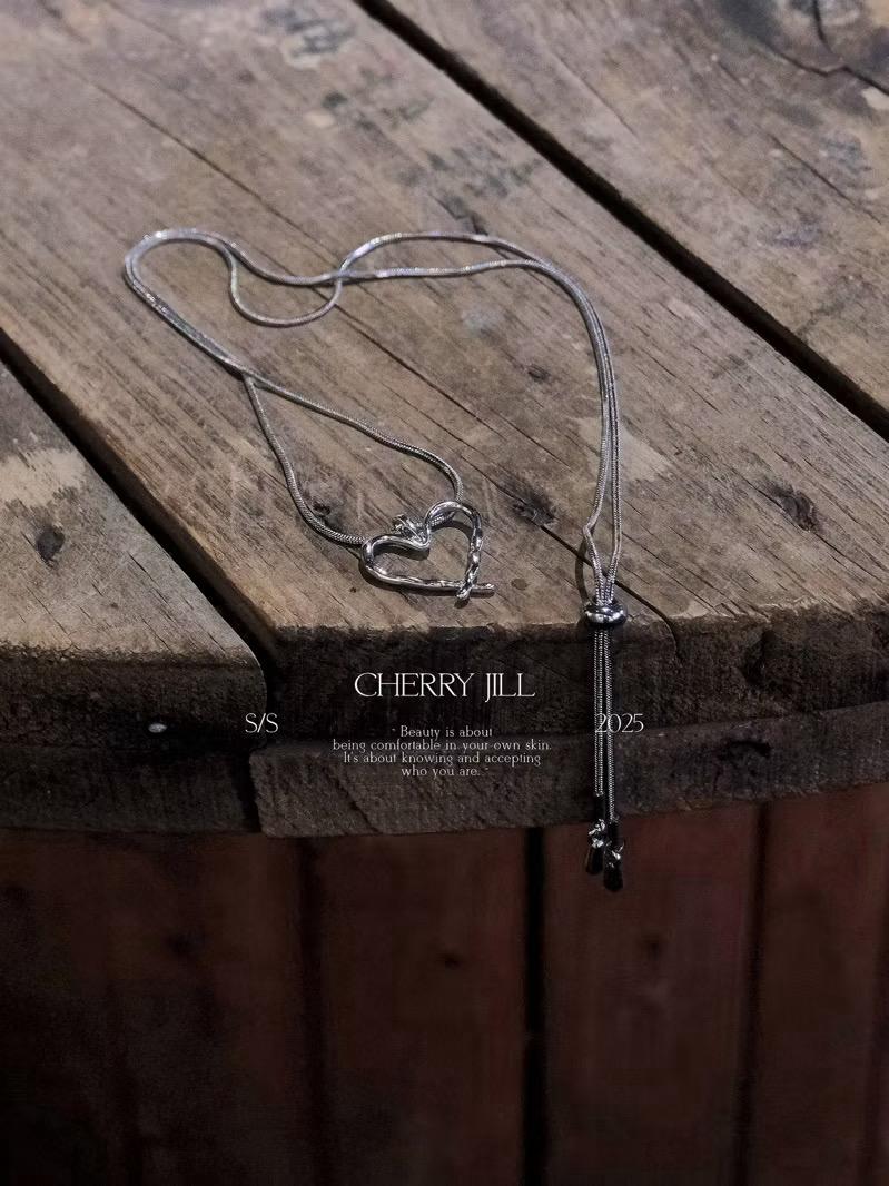 IS184 Adjustable Heart Necklace - Idiot Sandwich Apparel Limited -