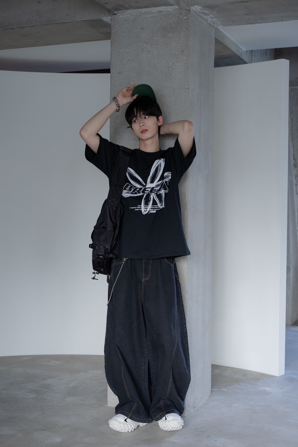 #C505 BREEZY Flower T-shirt
