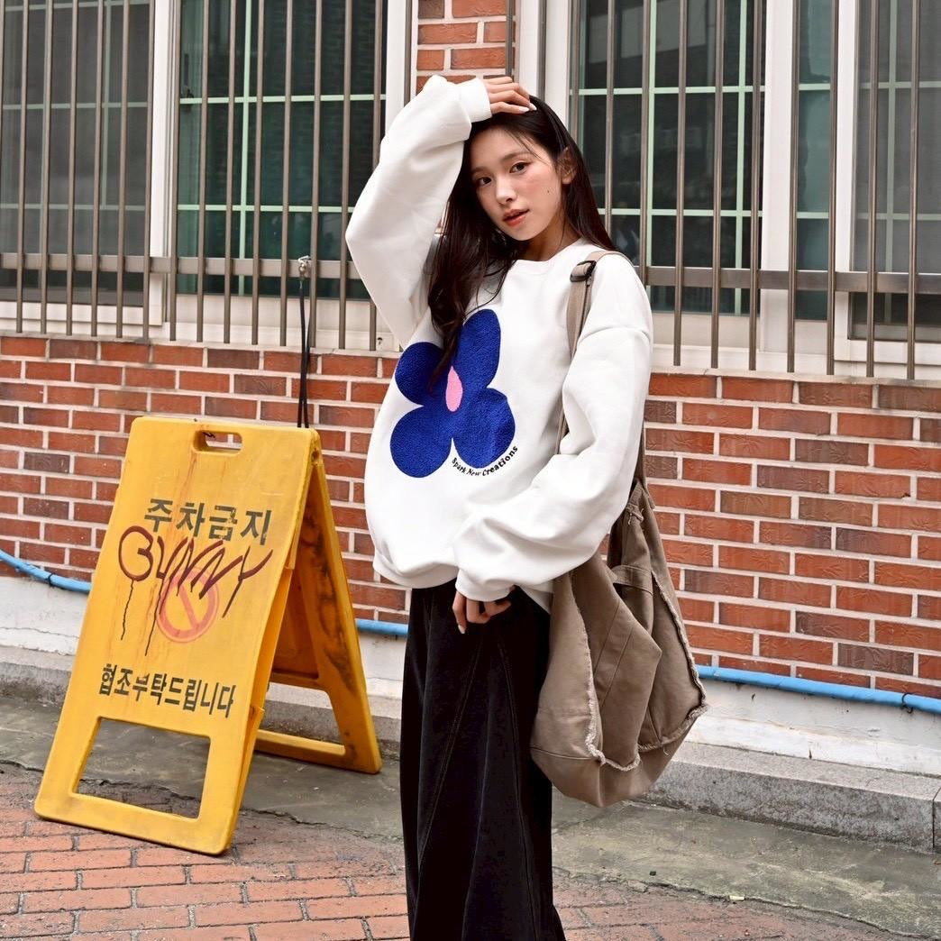 #C441 Towel Embroidery Flower Sweatshirt