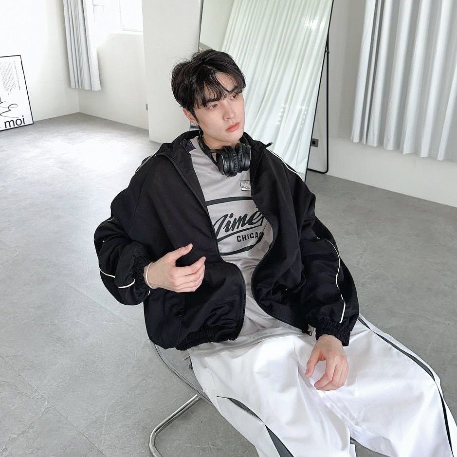 「買2件送頸巾 新年前到貨」#C256 Reflective Lines Windbreaker Jacket - Idiot Sandwich Apparel Limited - 