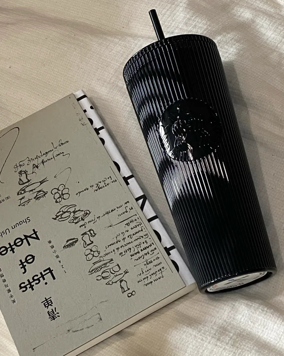 Starbucks 全黑直坑紋飲筒杯 710ML