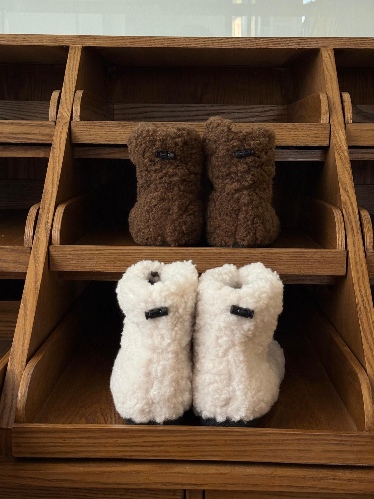 #IS205 Fluffy Deer Boots