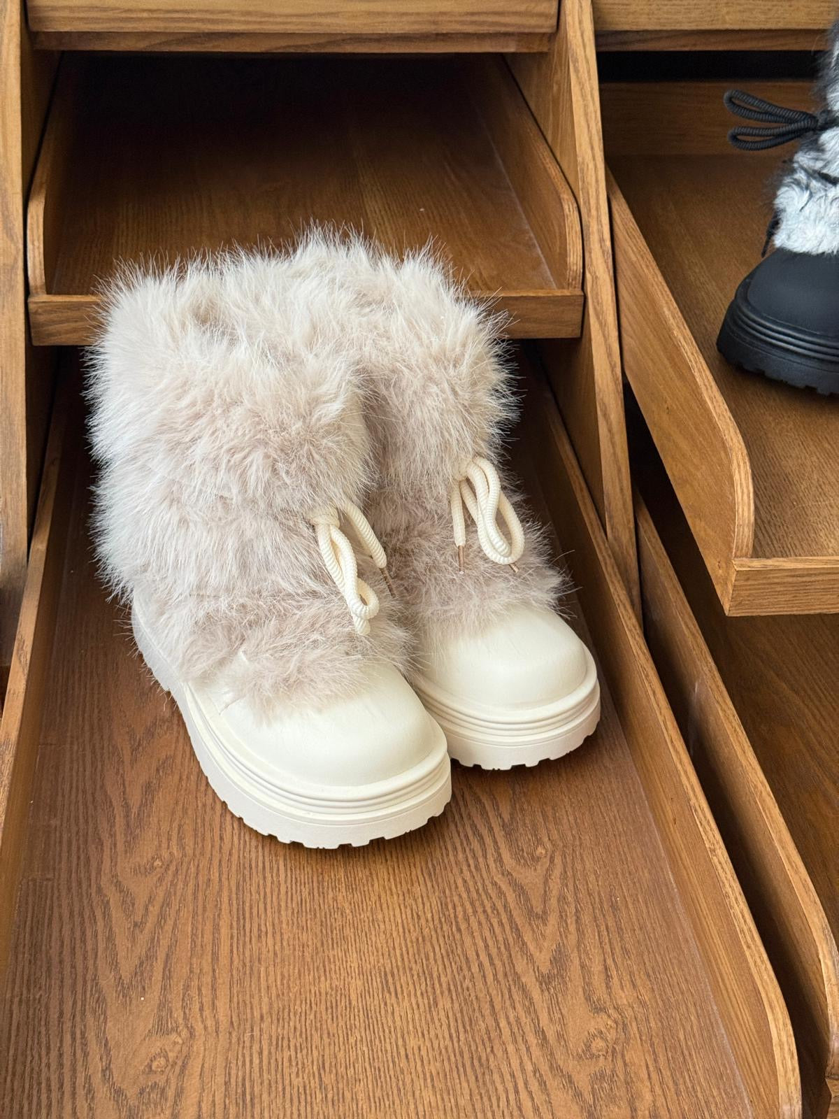 #IS206 Fluffy Snow Boots