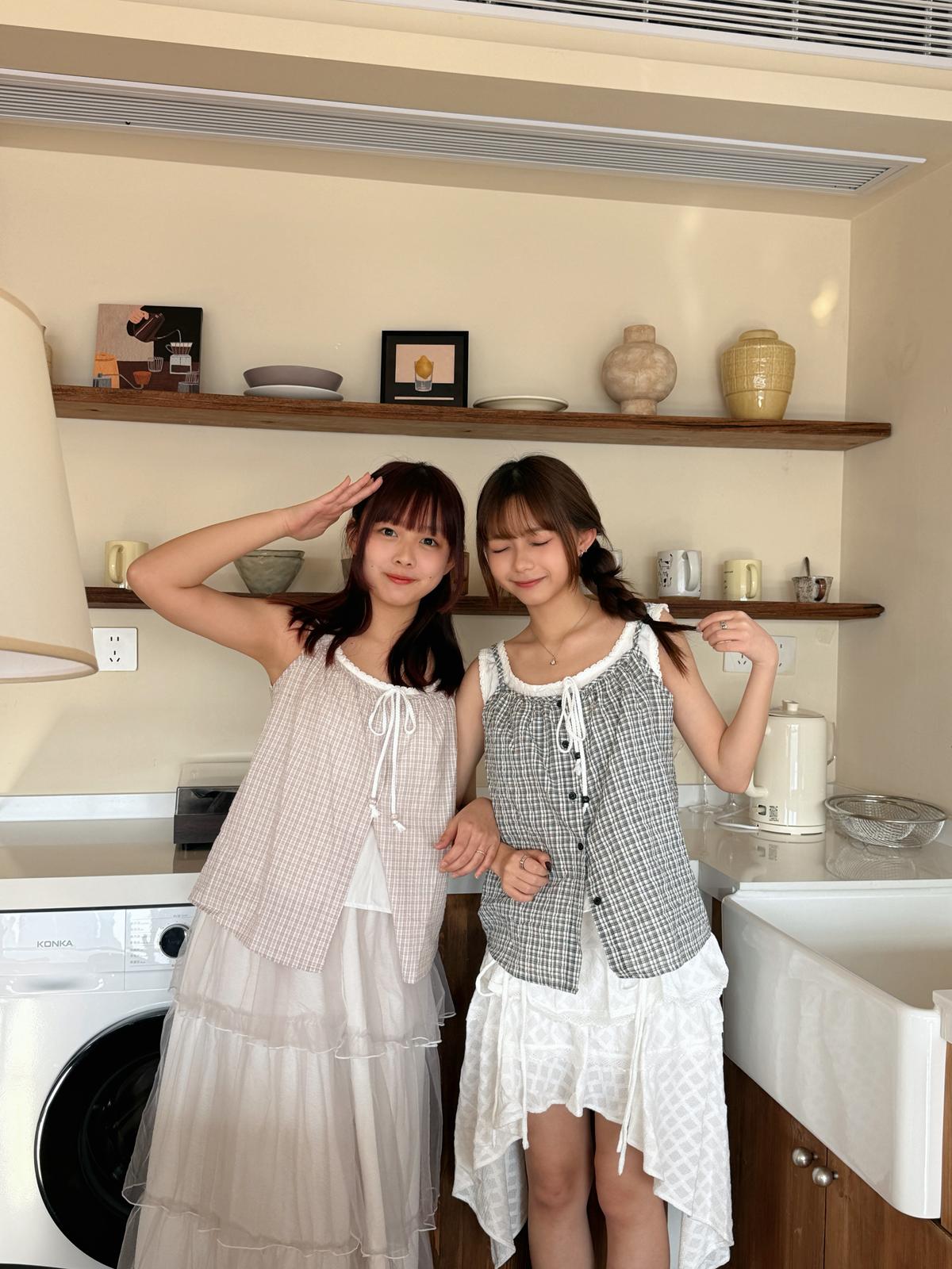 #MD76 Checker Layered Tank Top