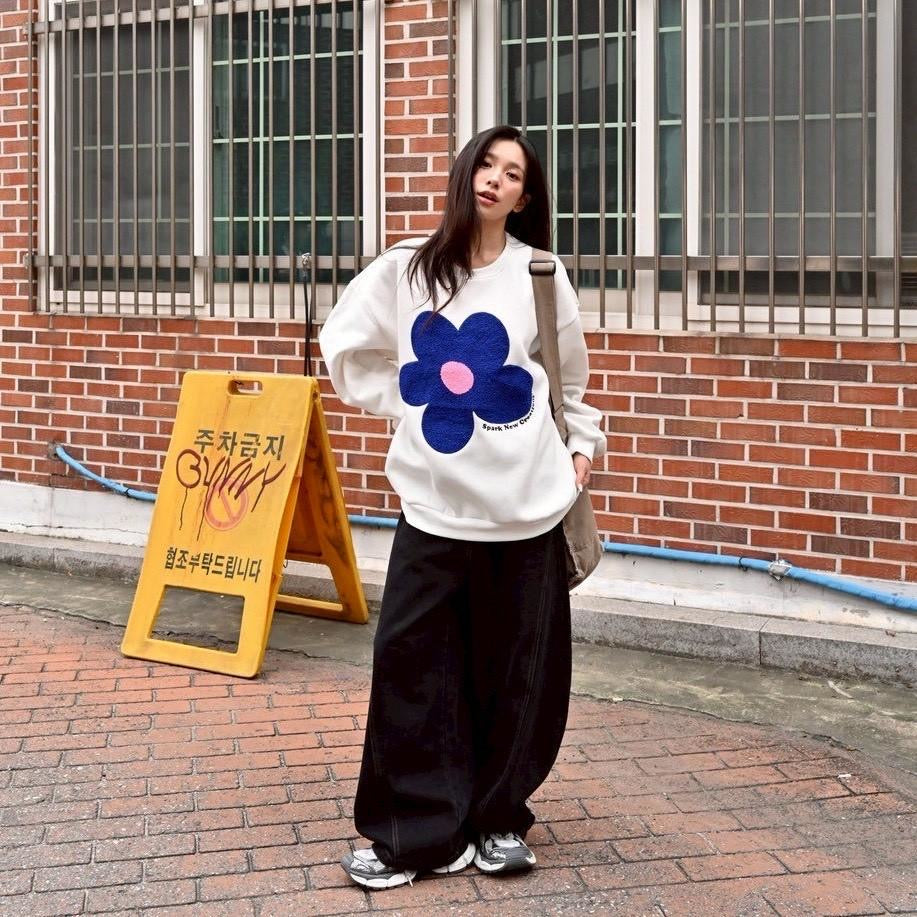 #C441 Towel Embroidery Flower Sweatshirt