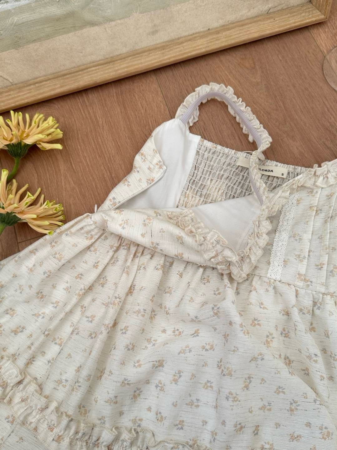 #MD69 Floral Ruffle Layer Top