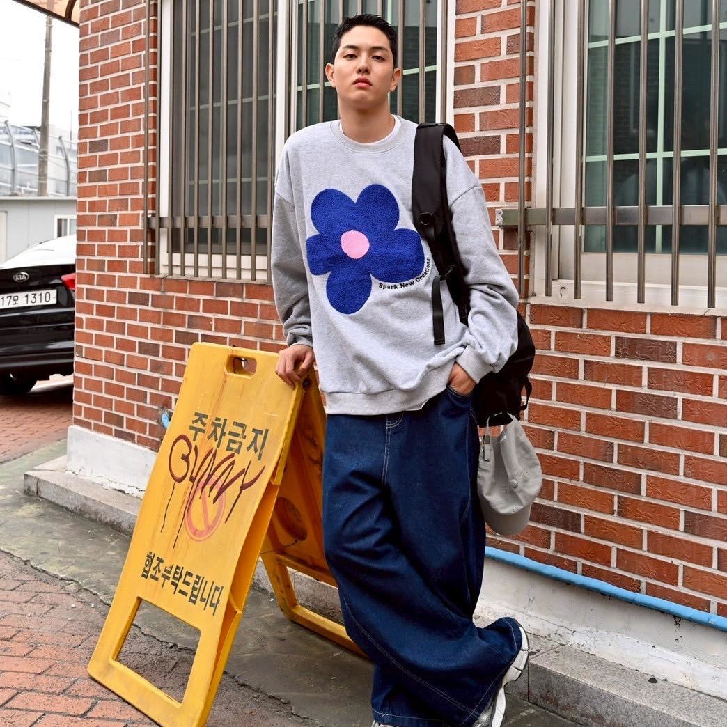 #C441 Towel Embroidery Flower Sweatshirt