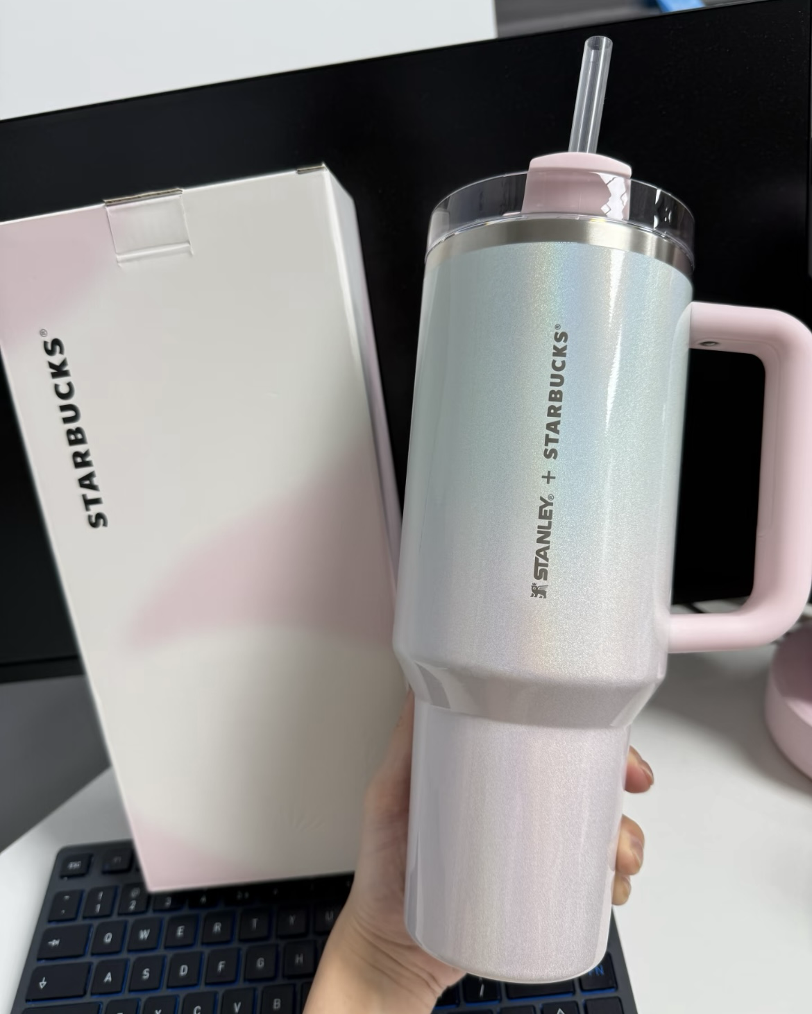 Starbucks X Stanley 漸變色飲筒杯 1183ML