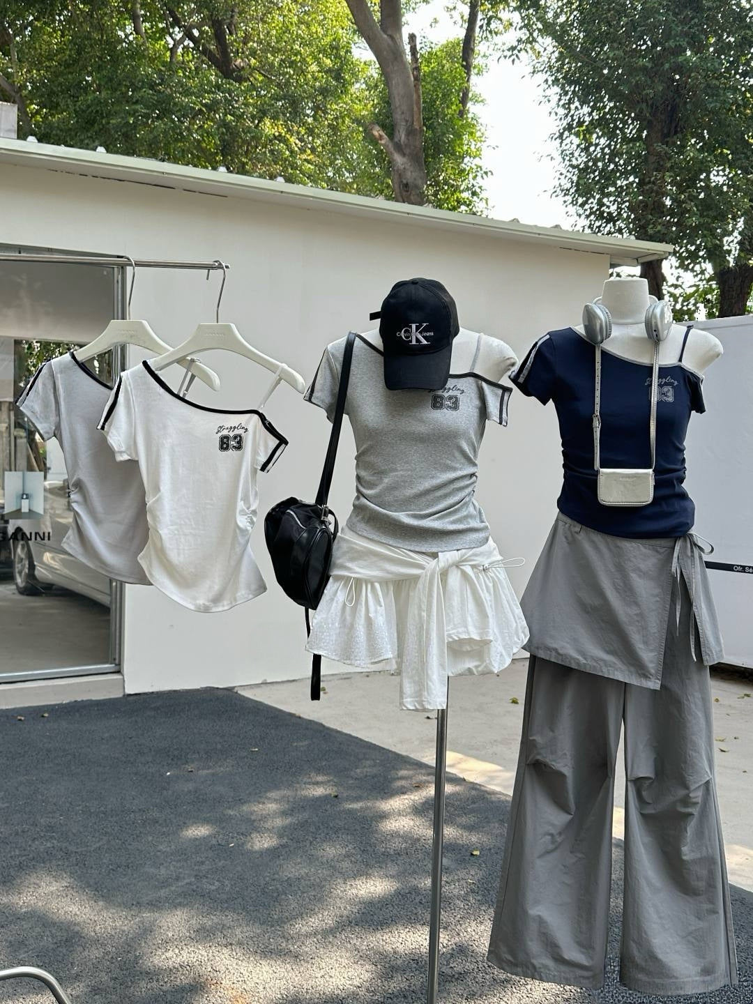 #MD73 83 Off-shoulder Crop Top