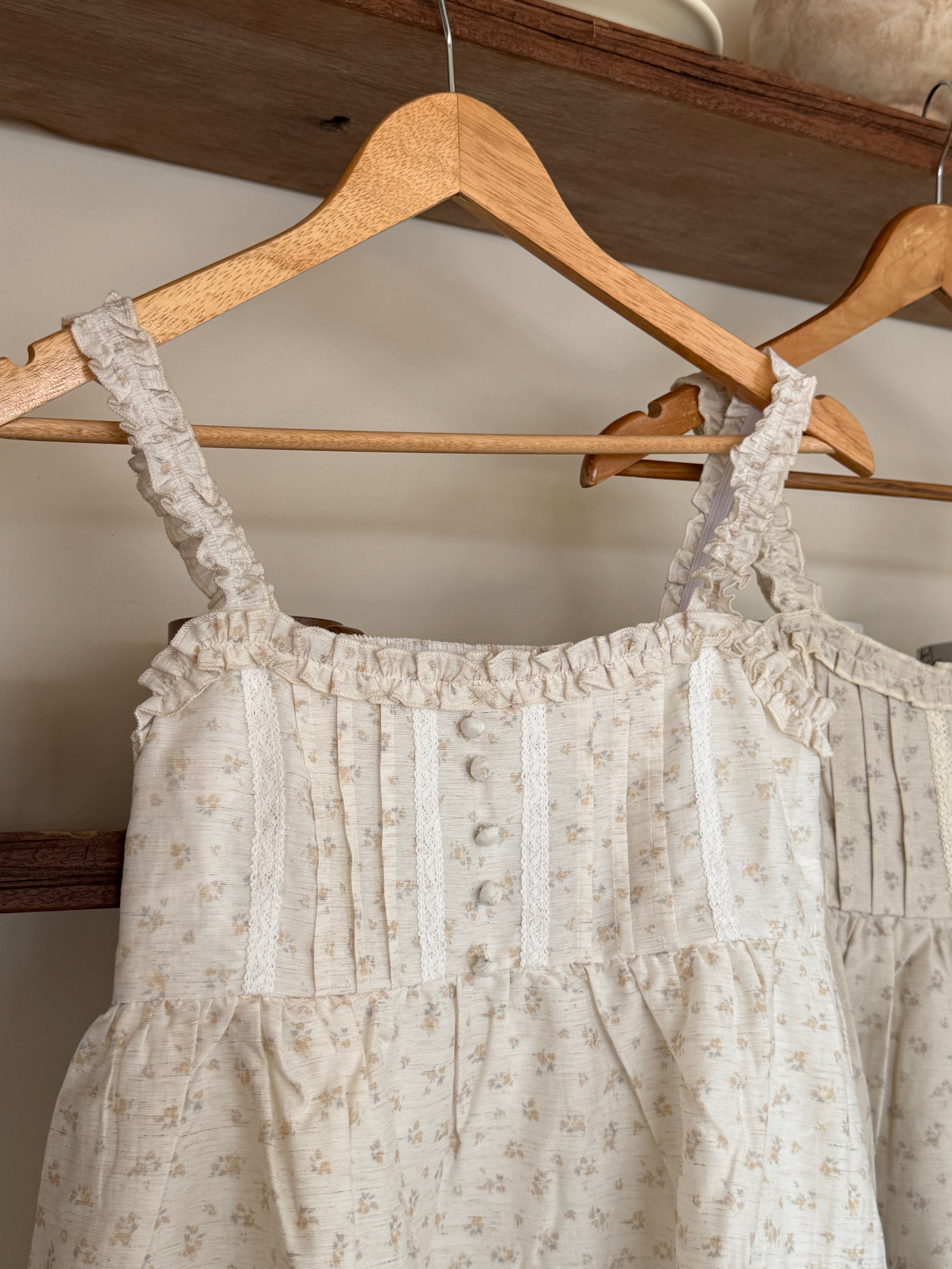 #MD69 Floral Ruffle Layer Top