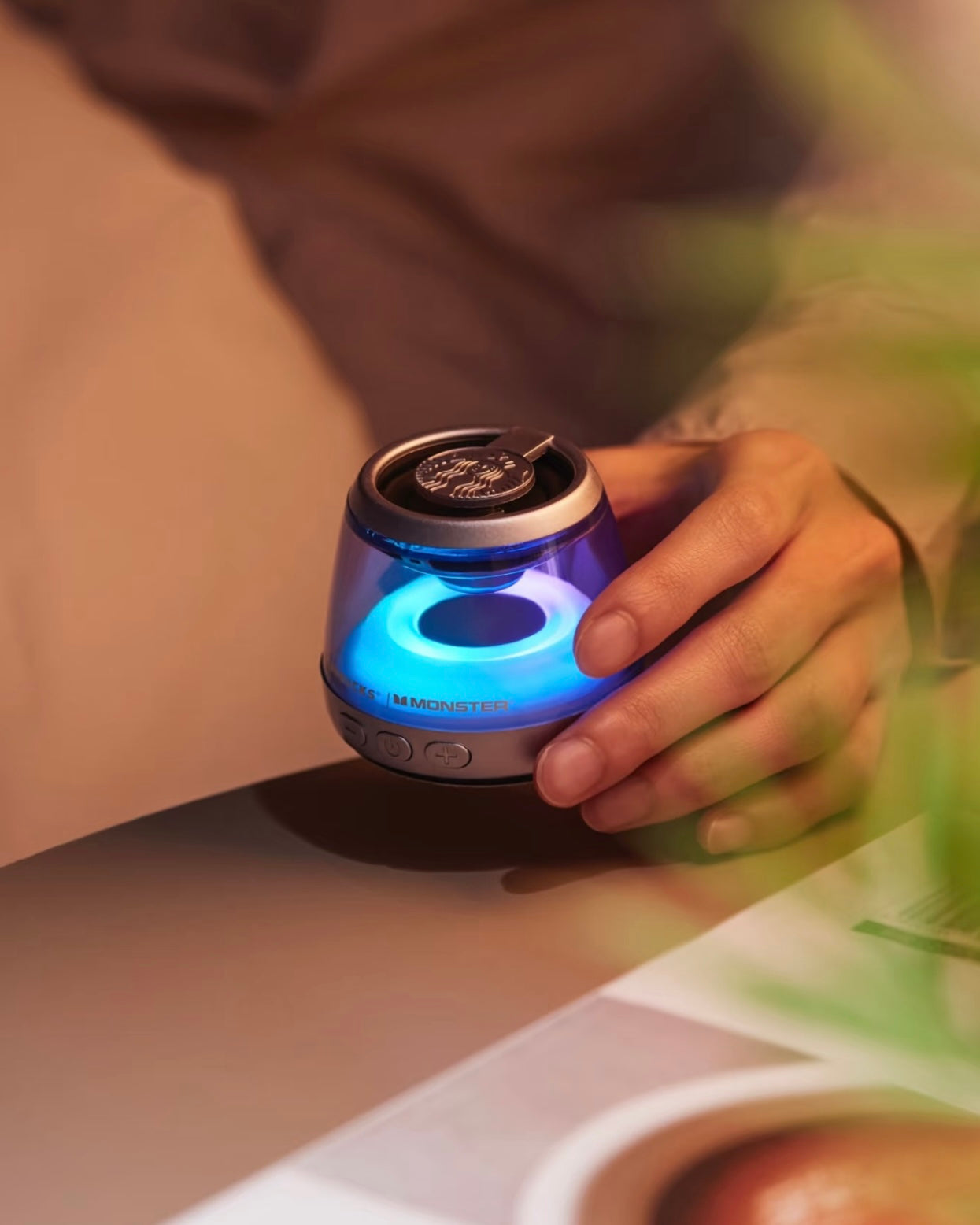 Starbucks X MONSTER 聯名迷你磁吸發光藍芽音響