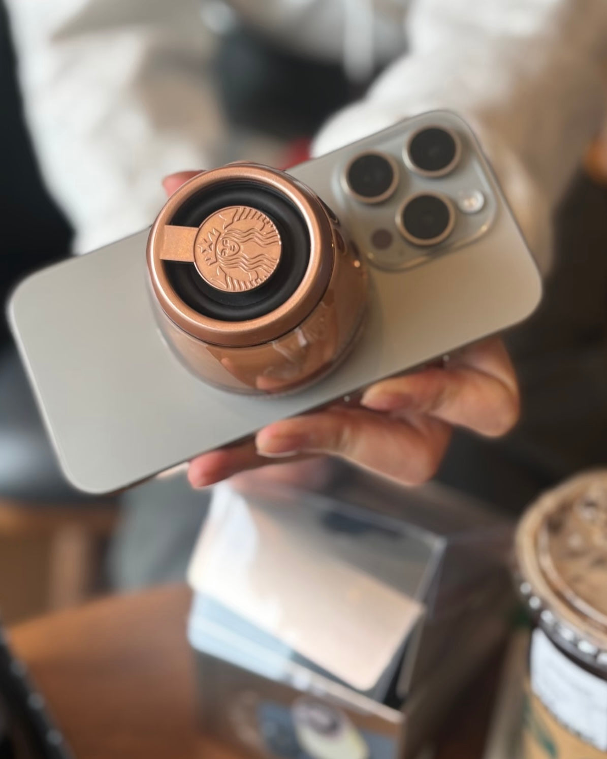 Starbucks X MONSTER 聯名迷你磁吸發光藍芽音響