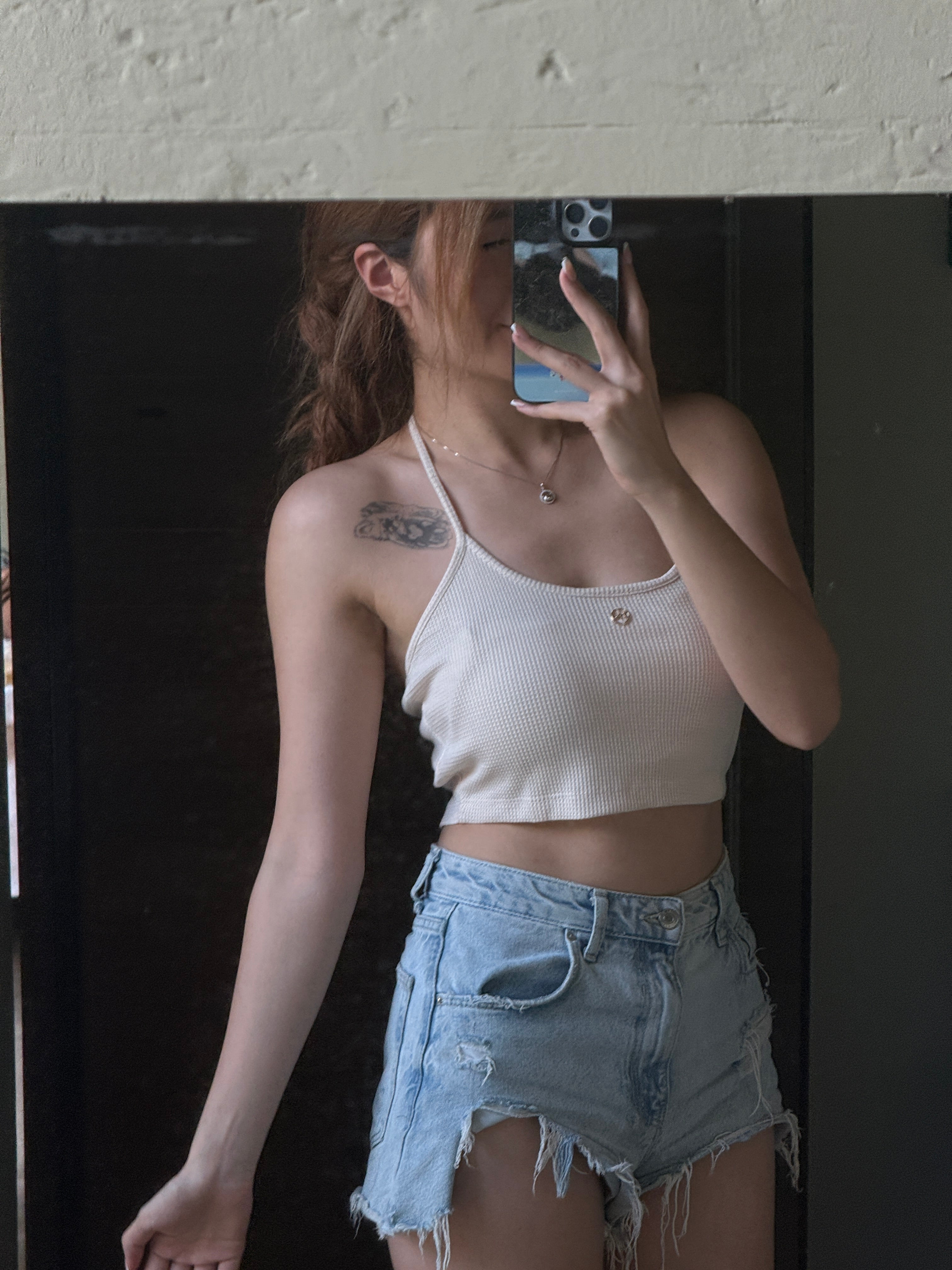 #THNSSM02 Halter Top