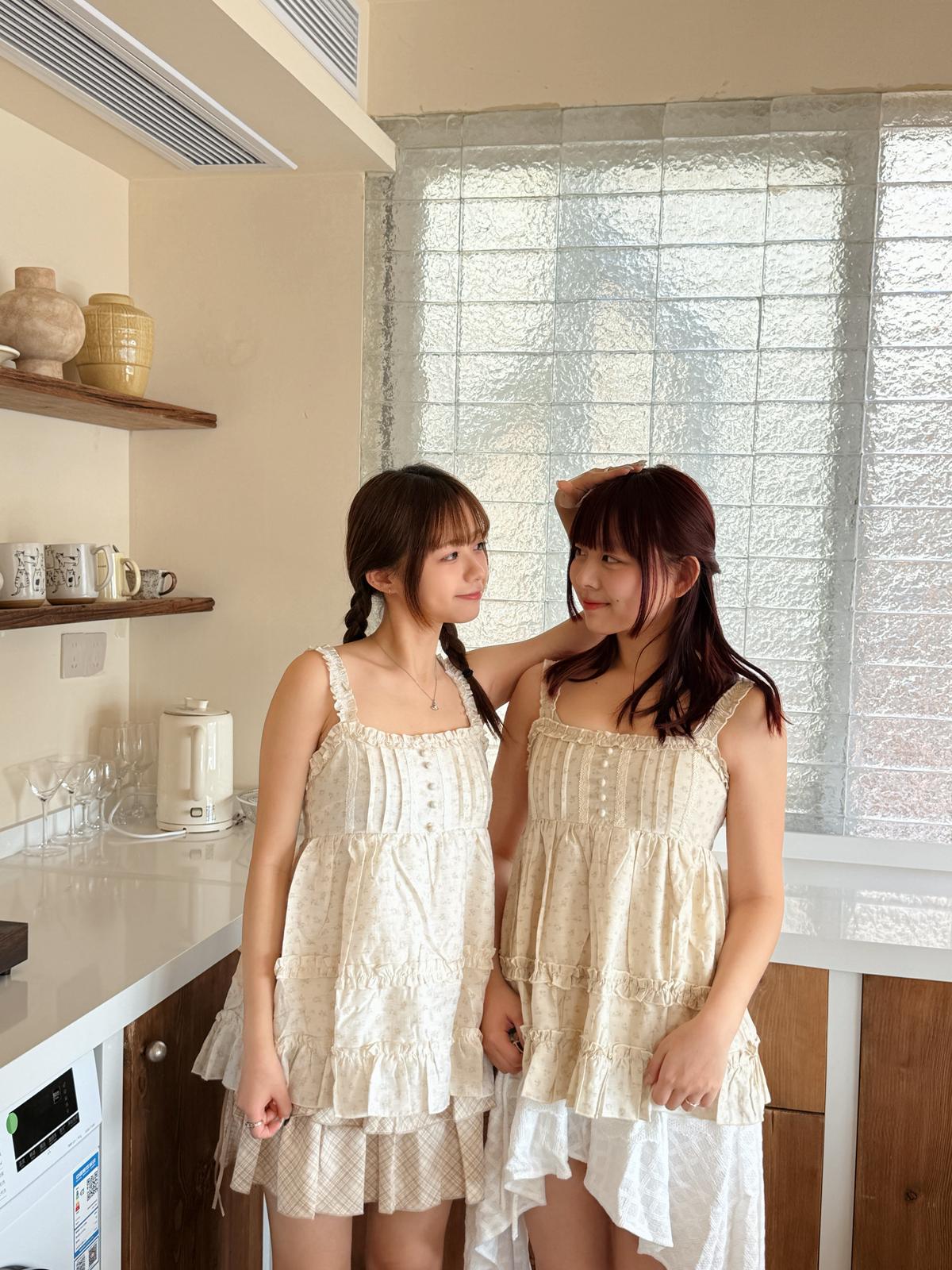 #MD69 Floral Ruffle Layer Top