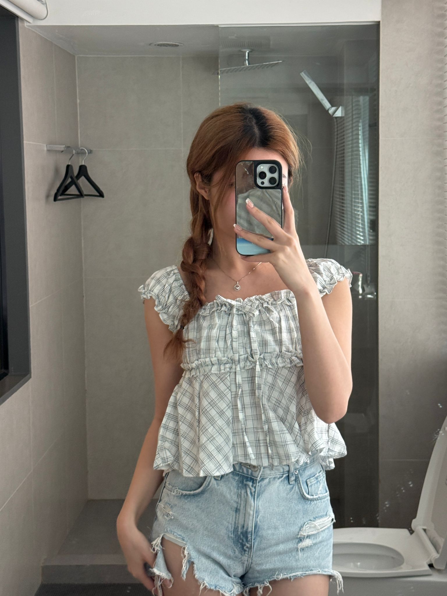 #THMG11 Off-shoulder check Top