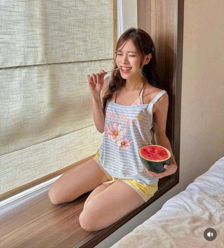 #VNMOLLY04 Summer Vibes Camisole