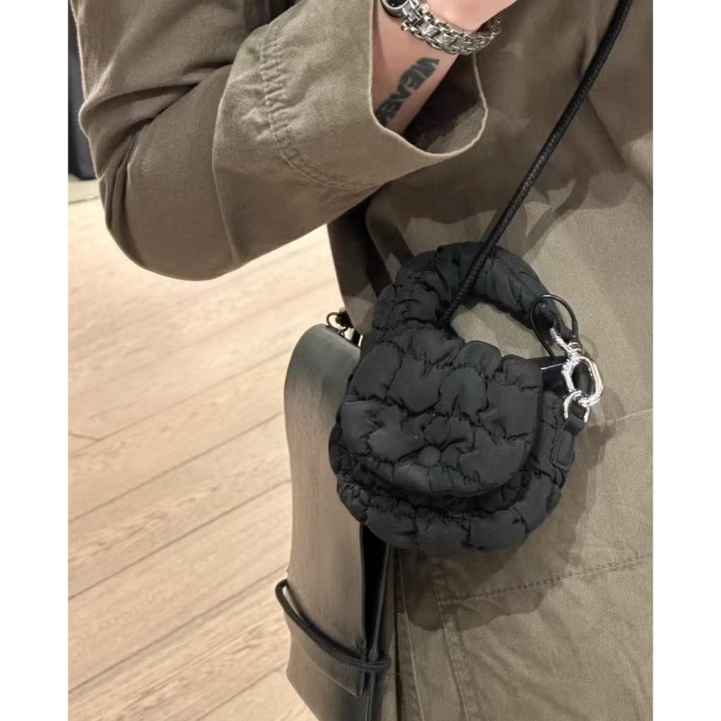 IS181 Cutie Cloud Bag Keyring - Idiot Sandwich Apparel Limited - 